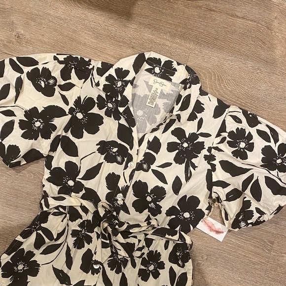 🚚 Jessica Simpson Black and White Floral Dress - Picture 3 of 4